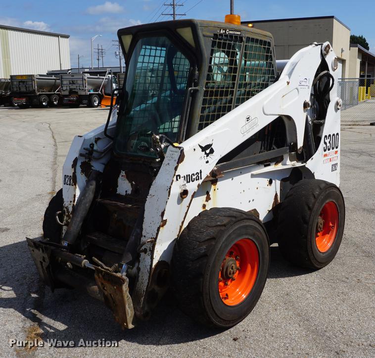 image for item DD6566 2005 Bobcat S300 skid steer