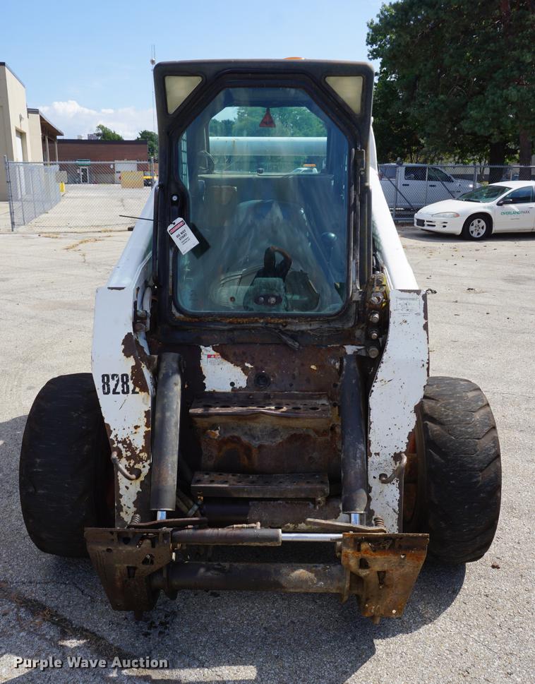 image for item DD6566 2005 Bobcat S300 skid steer
