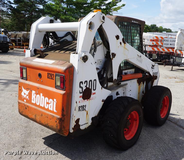 image for item DD6566 2005 Bobcat S300 skid steer