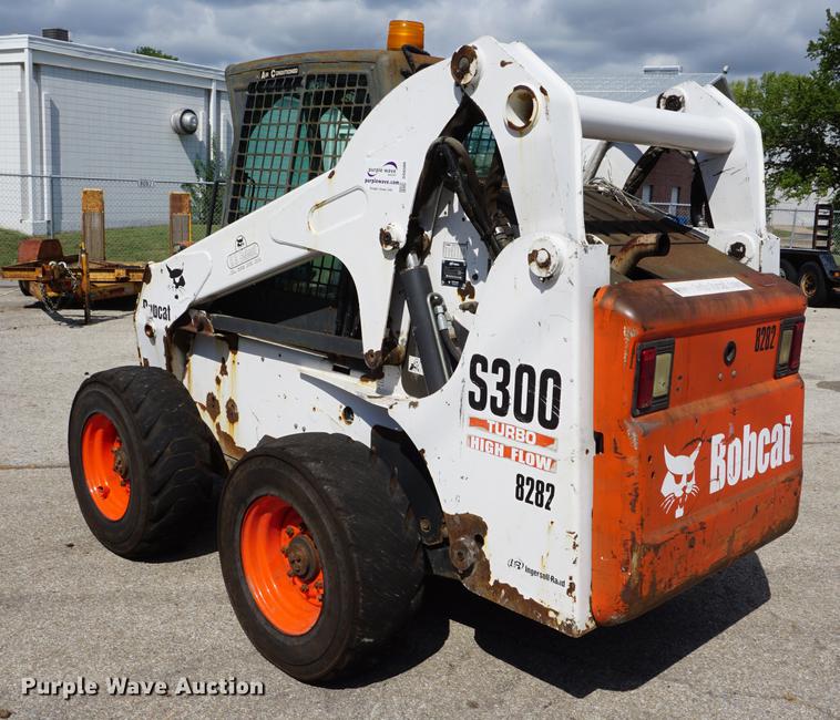 image for item DD6566 2005 Bobcat S300 skid steer