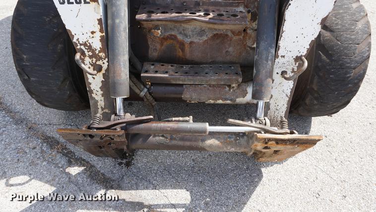 image for item DD6566 2005 Bobcat S300 skid steer