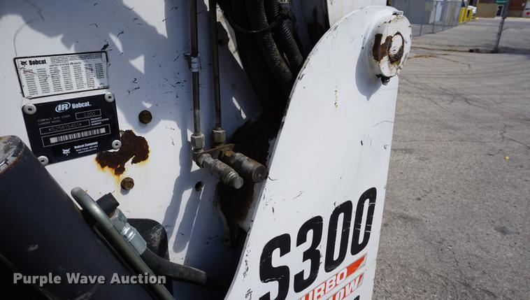 image for item DD6566 2005 Bobcat S300 skid steer