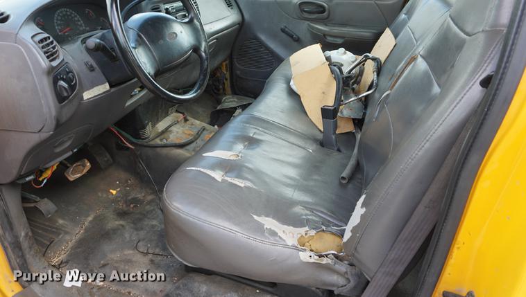 image for item DD6567 2002 Ford F150 pickup truck