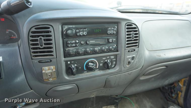 image for item DD6567 2002 Ford F150 pickup truck