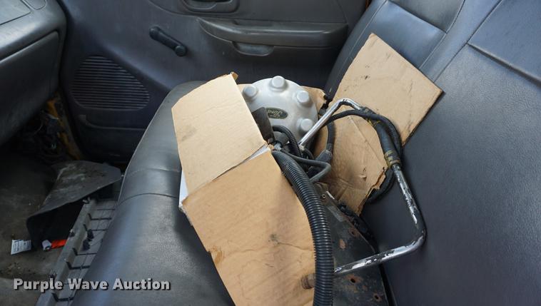 image for item DD6567 2002 Ford F150 pickup truck