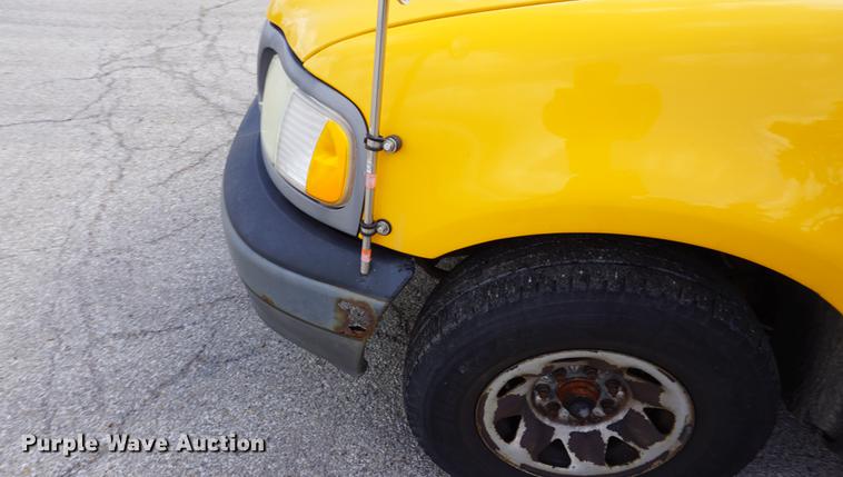 image for item DD6567 2002 Ford F150 pickup truck