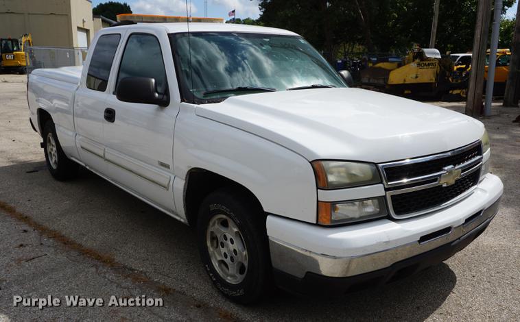 image for item DD6570 2007 Chevrolet Silverado 1500 Ext. Cab pickup truck