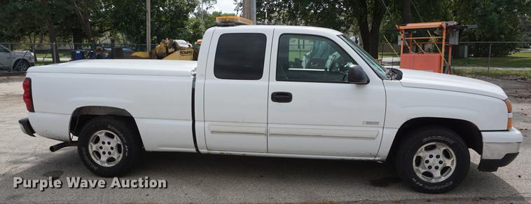 image for item DD6570 2007 Chevrolet Silverado 1500 Ext. Cab pickup truck