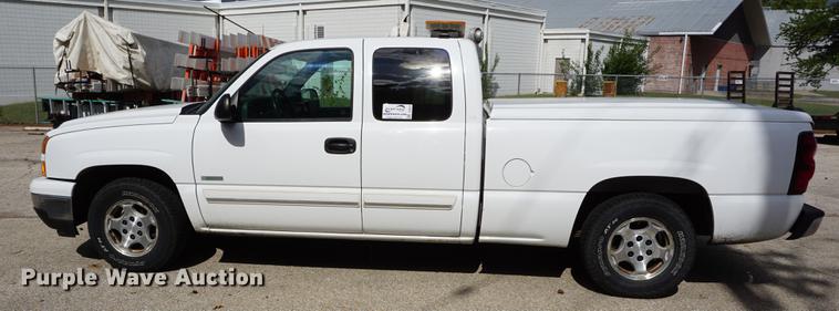 image for item DD6570 2007 Chevrolet Silverado 1500 Ext. Cab pickup truck