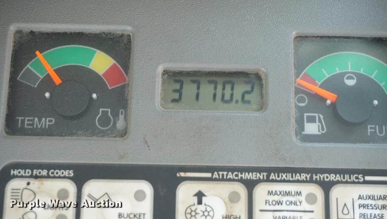 image for item DD6571 2004 Bobcat S300 skid steer