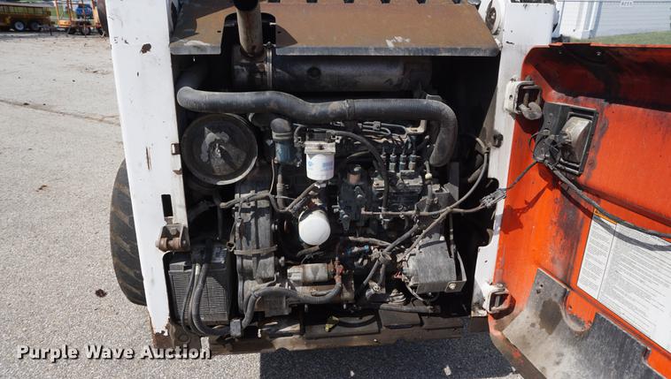 image for item DD6571 2004 Bobcat S300 skid steer