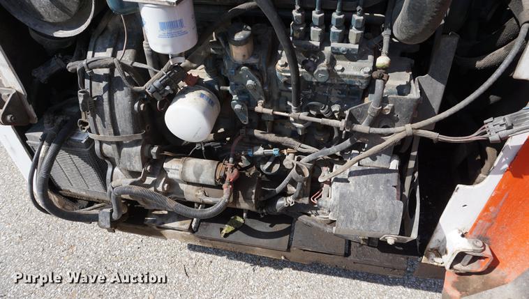 image for item DD6571 2004 Bobcat S300 skid steer