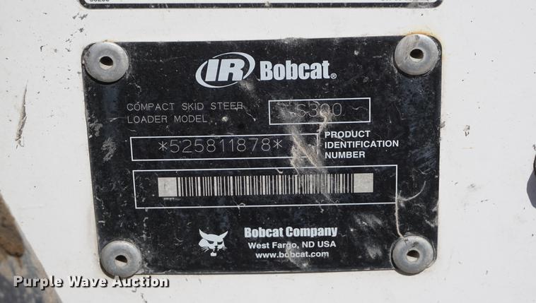 image for item DD6571 2004 Bobcat S300 skid steer