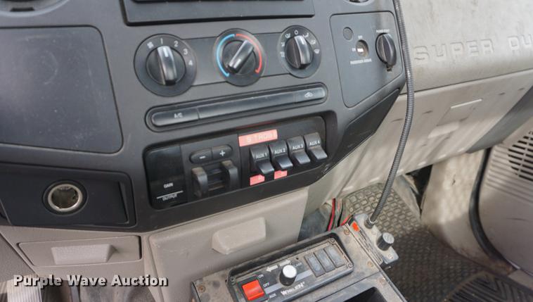 image for item DD6582 2008 Ford F250 Super Duty pickup truck
