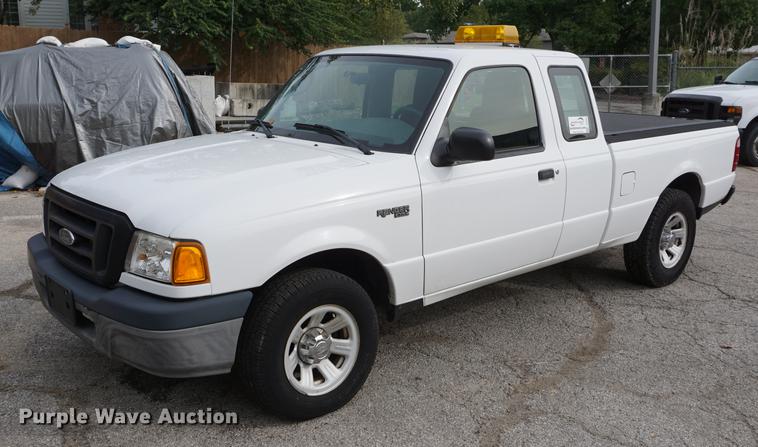 image for item DD6583 2004 Ford Ranger SuperCab pickup truck