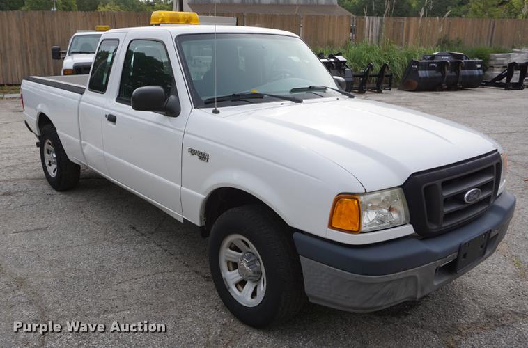 image for item DD6583 2004 Ford Ranger SuperCab pickup truck