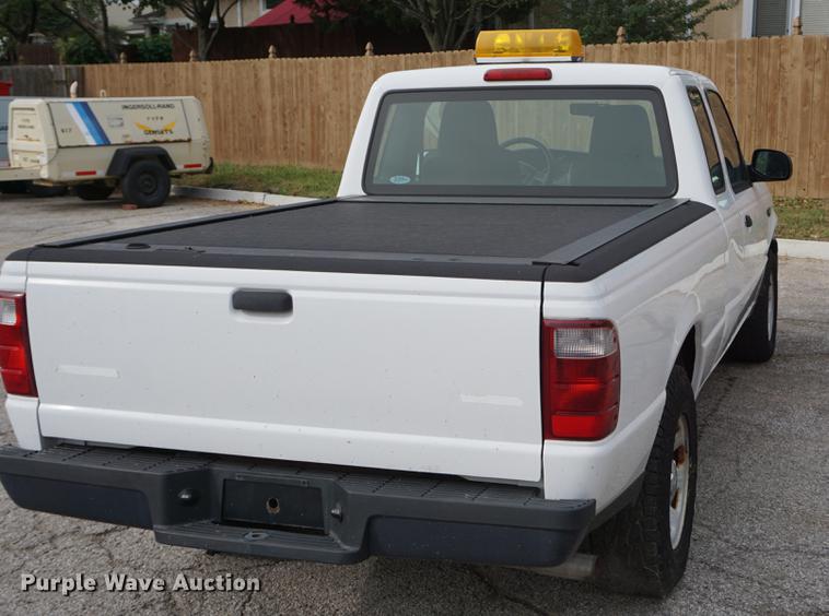 image for item DD6583 2004 Ford Ranger SuperCab pickup truck