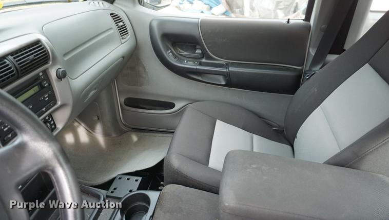 image for item DD6583 2004 Ford Ranger SuperCab pickup truck