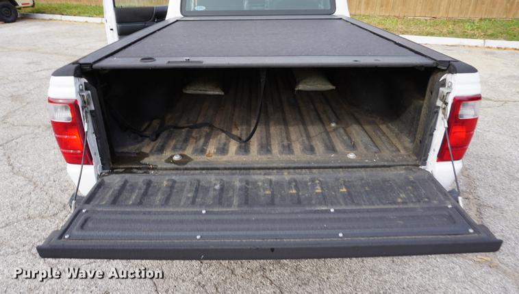 image for item DD6583 2004 Ford Ranger SuperCab pickup truck