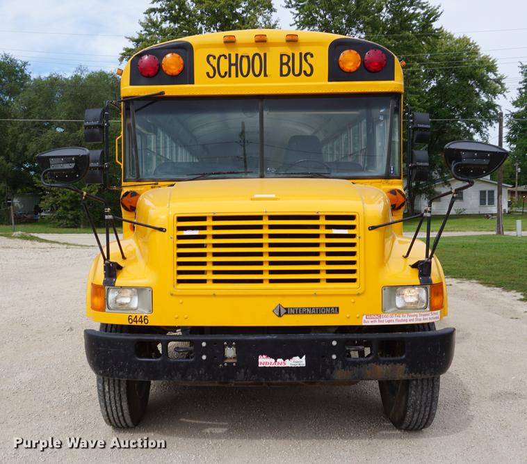 image for item DD6585 1999 International 3800 school bus