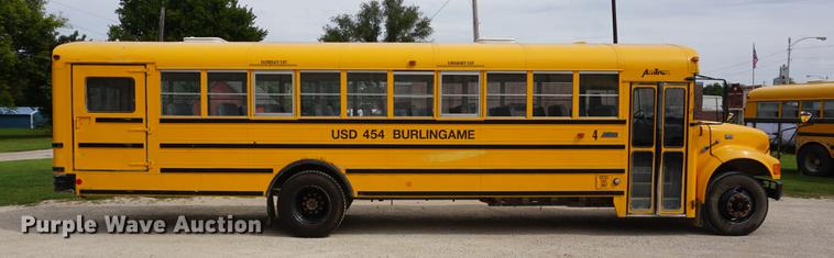image for item DD6585 1999 International 3800 school bus