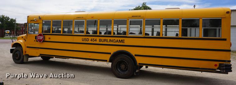 image for item DD6585 1999 International 3800 school bus