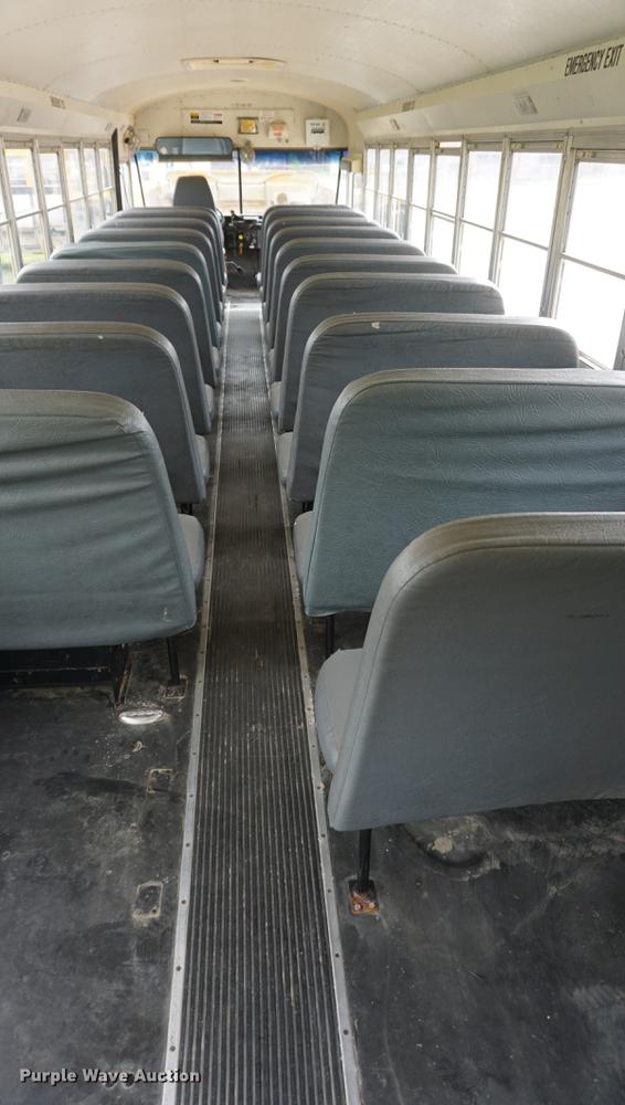 image for item DD6585 1999 International 3800 school bus