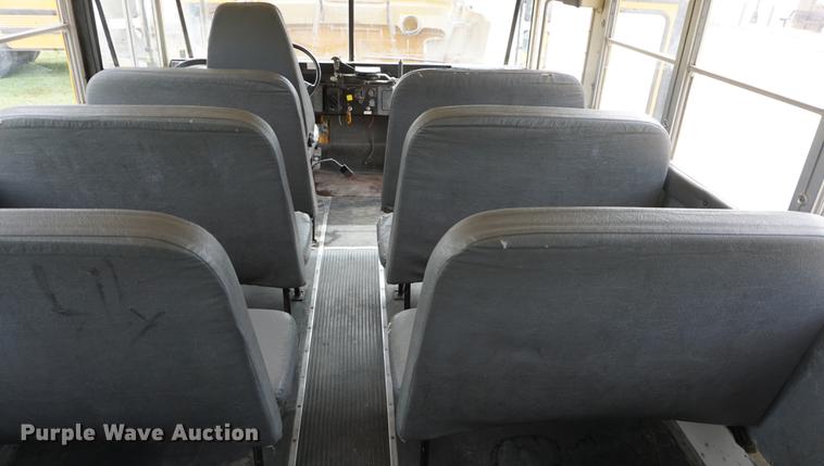 image for item DD6585 1999 International 3800 school bus