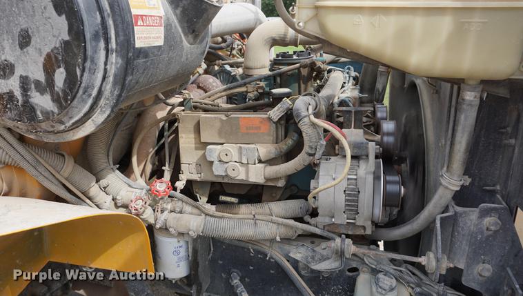 image for item DD6585 1999 International 3800 school bus