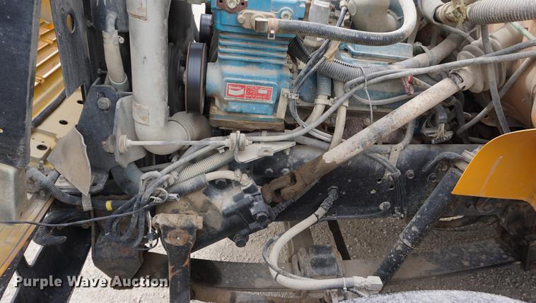 image for item DD6585 1999 International 3800 school bus