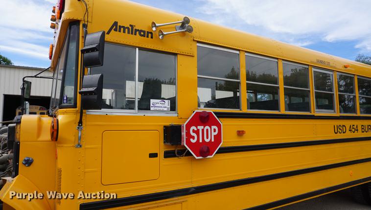 image for item DD6585 1999 International 3800 school bus