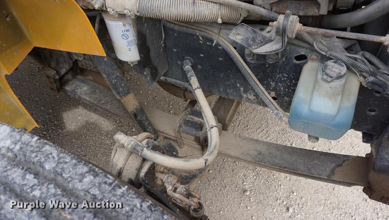 image for item DD6585 1999 International 3800 school bus