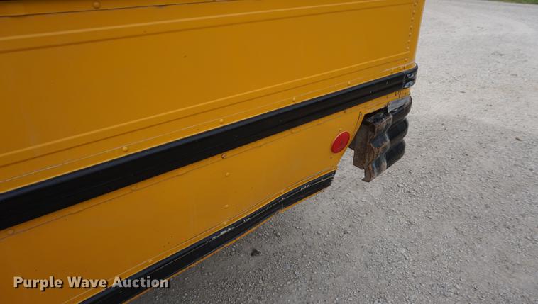image for item DD6585 1999 International 3800 school bus