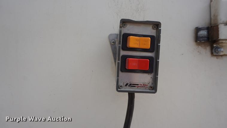 image for item DD6585 1999 International 3800 school bus