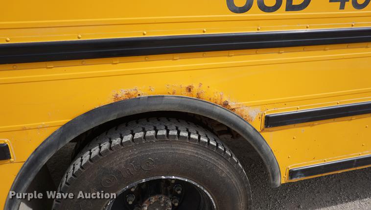image for item DD6585 1999 International 3800 school bus