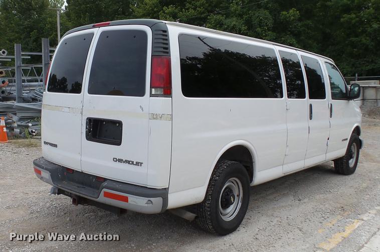 image for item DD7370 2002 Chevrolet Express 3500 Extended van