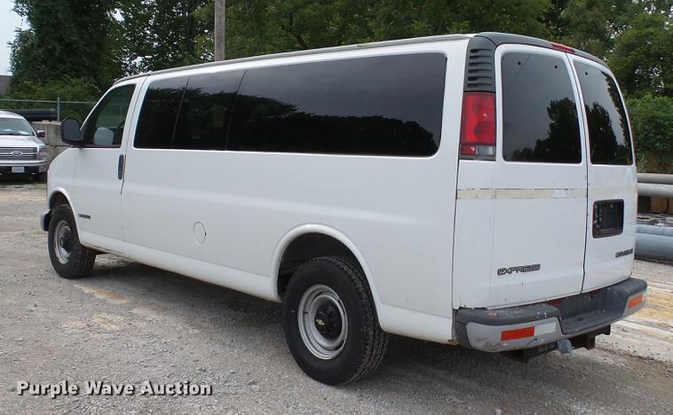 image for item DD7370 2002 Chevrolet Express 3500 Extended van