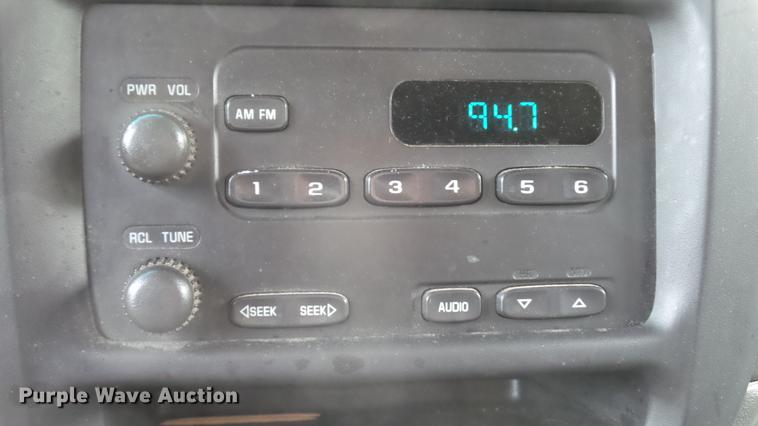 image for item DD7370 2002 Chevrolet Express 3500 Extended van