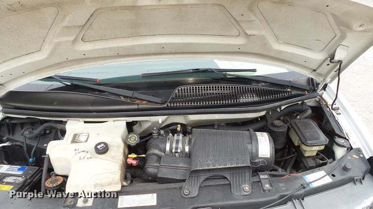 image for item DD7370 2002 Chevrolet Express 3500 Extended van