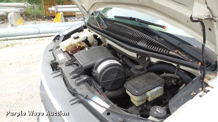 image for item DD7370 2002 Chevrolet Express 3500 Extended van