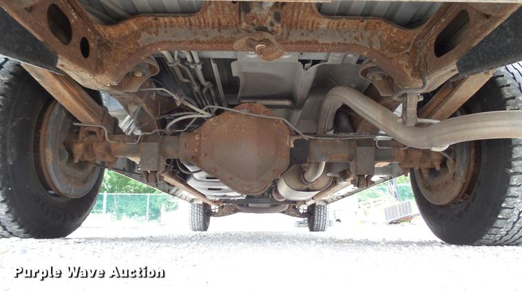 image for item DD7370 2002 Chevrolet Express 3500 Extended van