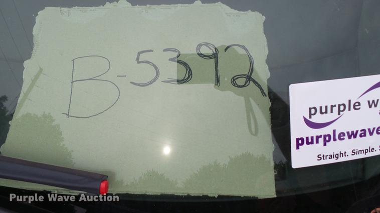 image for item DD7370 2002 Chevrolet Express 3500 Extended van