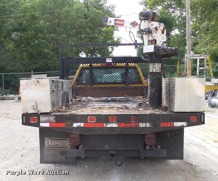 image for item DD7371 2008 Chevrolet Silverado 3500HD flatbed pickup truck