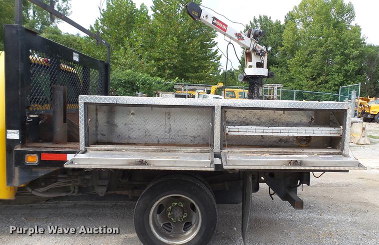 image for item DD7371 2008 Chevrolet Silverado 3500HD flatbed pickup truck