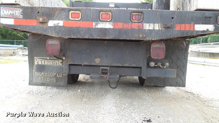 image for item DD7371 2008 Chevrolet Silverado 3500HD flatbed pickup truck