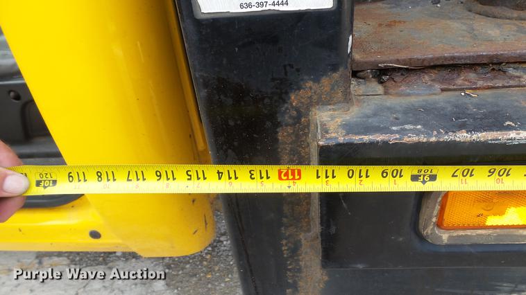 image for item DD7371 2008 Chevrolet Silverado 3500HD flatbed pickup truck