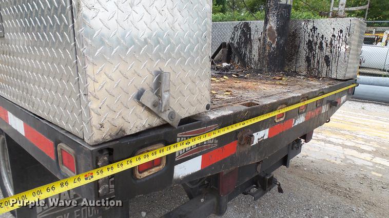 image for item DD7371 2008 Chevrolet Silverado 3500HD flatbed pickup truck