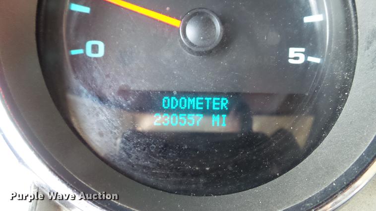 image for item DD7371 2008 Chevrolet Silverado 3500HD flatbed pickup truck