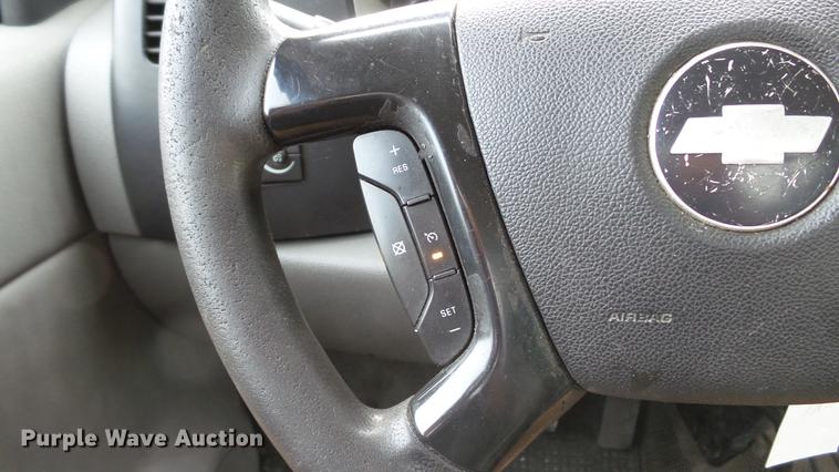 image for item DD7371 2008 Chevrolet Silverado 3500HD flatbed pickup truck