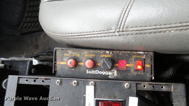 image for item DD7371 2008 Chevrolet Silverado 3500HD flatbed pickup truck